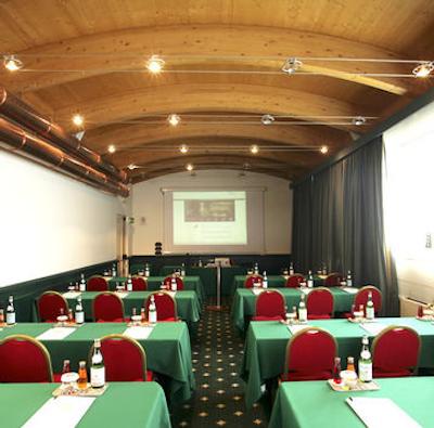 بست وسترن آنتارس‌ کنکورد میلان