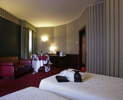 بست وسترن آنتارس‌ کنکورد میلان