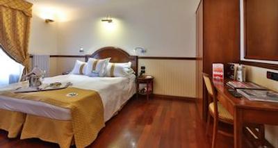 بست وسترن پلاس فیلیس‌ کاساتی