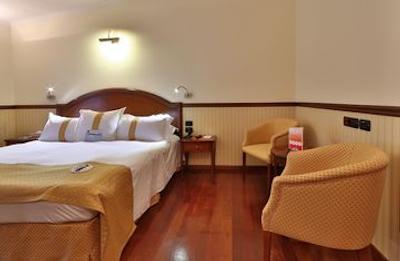 بست وسترن پلاس فیلیس‌ کاساتی