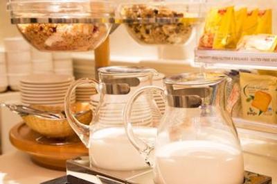 بست وسترن پلاس فیلیس‌ کاساتی