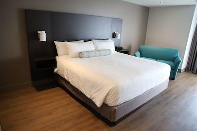 بست وسترن پلاس سنت جروم