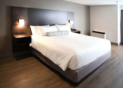 بست وسترن پلاس سنت جروم