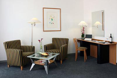 هالیدی این برلین سیتی سنتر ایست پرنزلاور الی