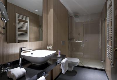 وان شات لوچانا