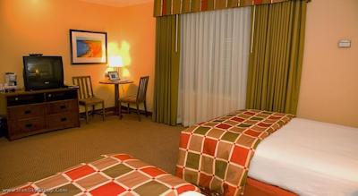 بست وسترن شارلوتتاون