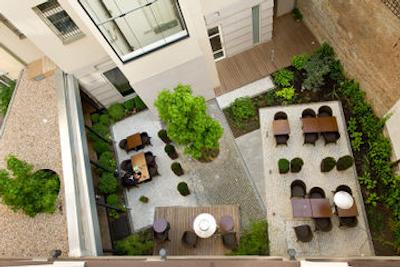 تری کراونز پراگ