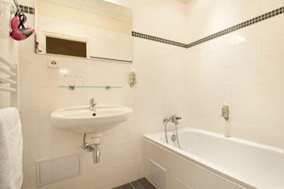 تری کراونز پراگ