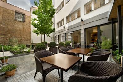 تری کراونز پراگ