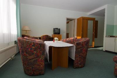 آپارتهتل سهنده