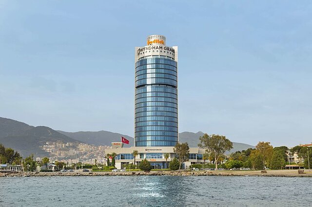 ویندهام گرند ازمیر اوزدیلک