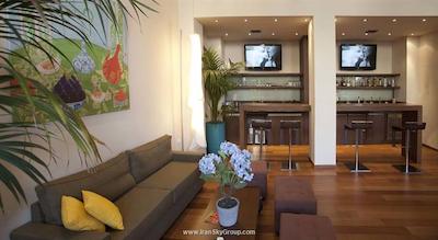 آتن سنتر اسکوئر