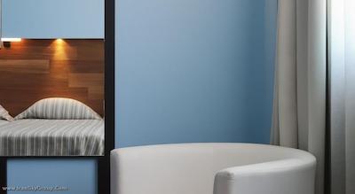 آتن سنتر اسکوئر