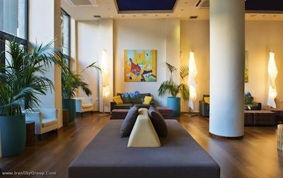 آتن سنتر اسکوئر