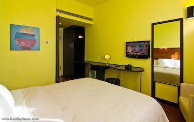 آتن سنتر اسکوئر