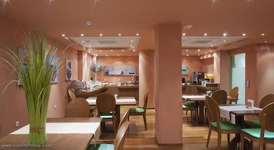 آتن سنتر اسکوئر