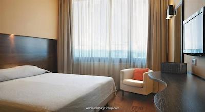 آتن سنتر اسکوئر