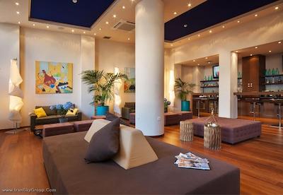 آتن سنتر اسکوئر