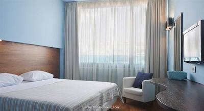 آتن سنتر اسکوئر