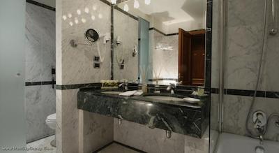 دگلی اورافی