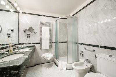 دگلی اورافی