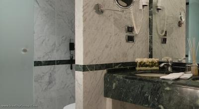 دگلی اورافی