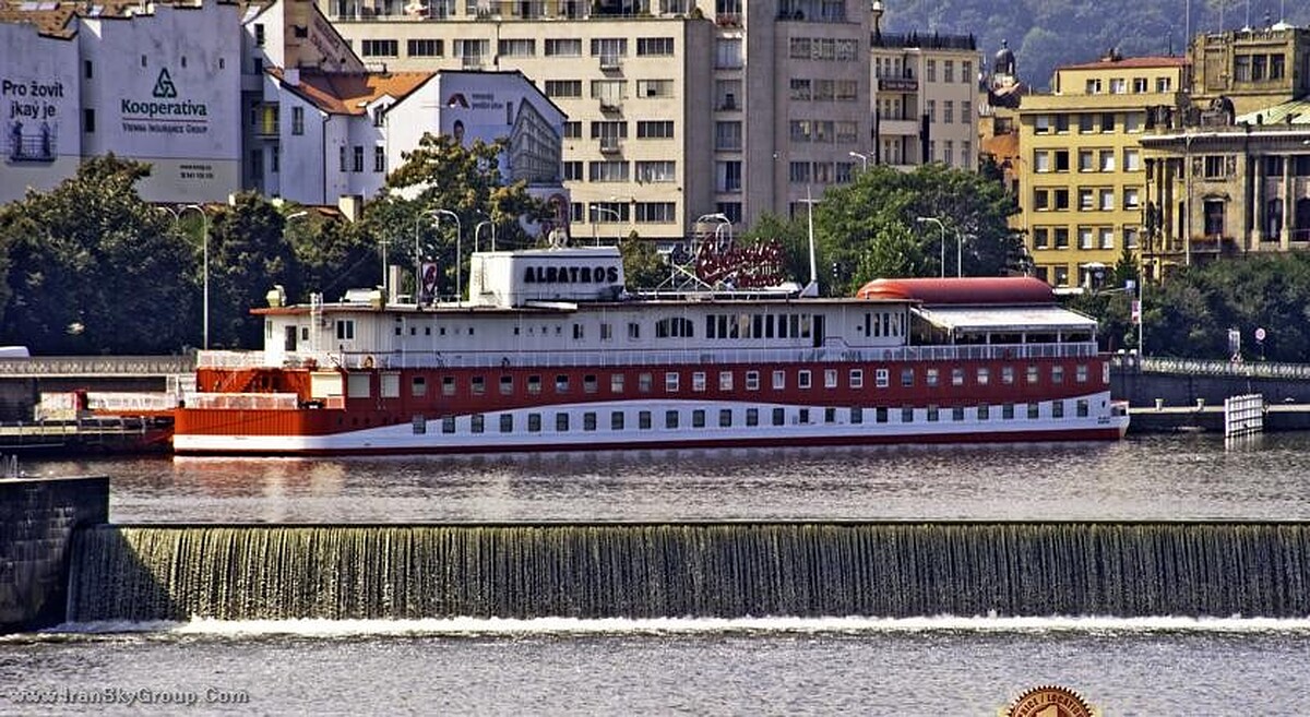 Botel Albatros