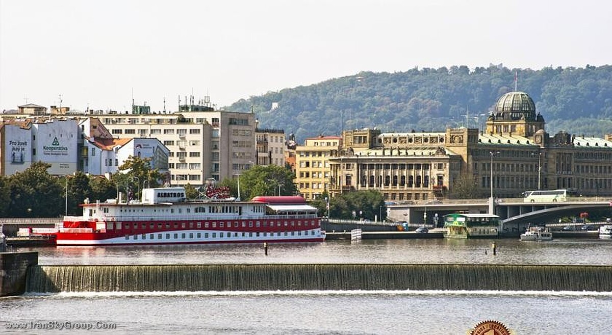Botel Albatros