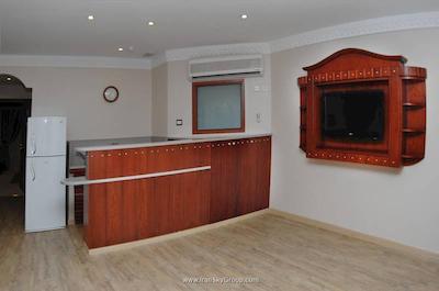 ال لیوان سوئیتس