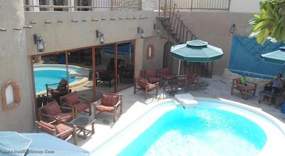 ال لیوان سوئیتس