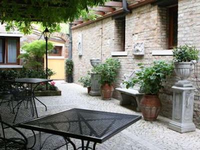 بسکلو هتل بلینی