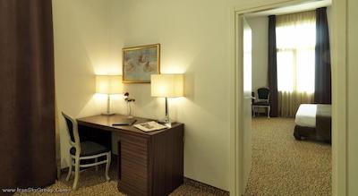 هتل اسنزیو پراگ