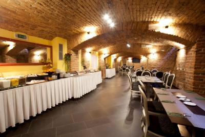 هتل اسنزیو پراگ