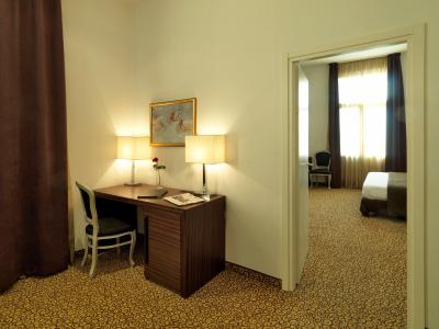 هتل اسنزیو پراگ