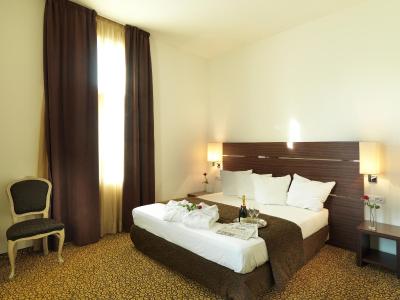 هتل اسنزیو پراگ