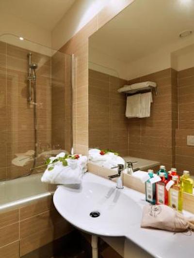 هتل اسنزیو پراگ