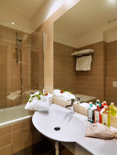 هتل اسنزیو پراگ