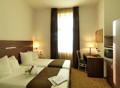 هتل اسنزیو پراگ