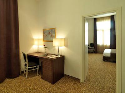 هتل اسنزیو پراگ