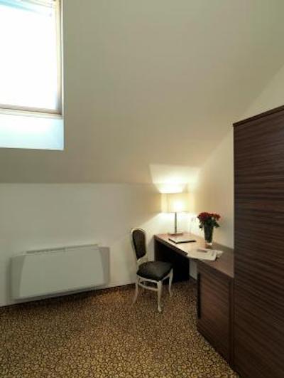 هتل اسنزیو پراگ