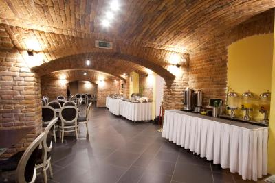 هتل اسنزیو پراگ