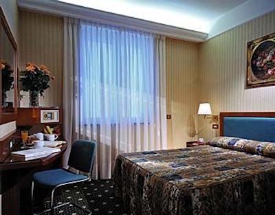 بست وسترن هتل آستوریا مایلند