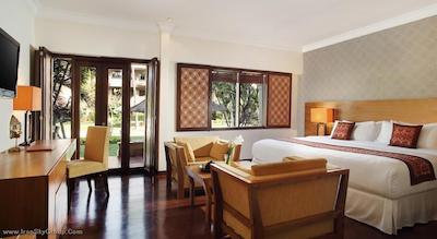 استون بالی بیچ ریزورت اند اسپا