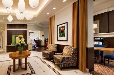 هیلتون گاردن این ساسکاتون داون تاون