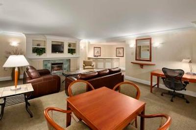 هیلتون گاردن این ساسکاتون داون تاون