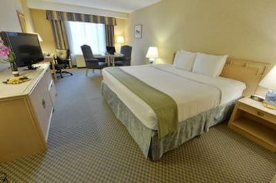 هالیدی این مونترئال سنترویل داون تاون