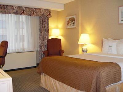 هالیدی این مونترئال سنترویل داون تاون