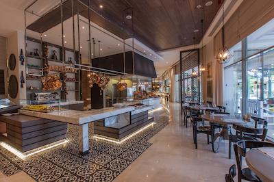 آی سی هتل گرین پالاس