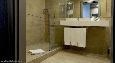 کلیما هتل میلانو فیر