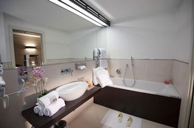 از لیمبییت فیرا